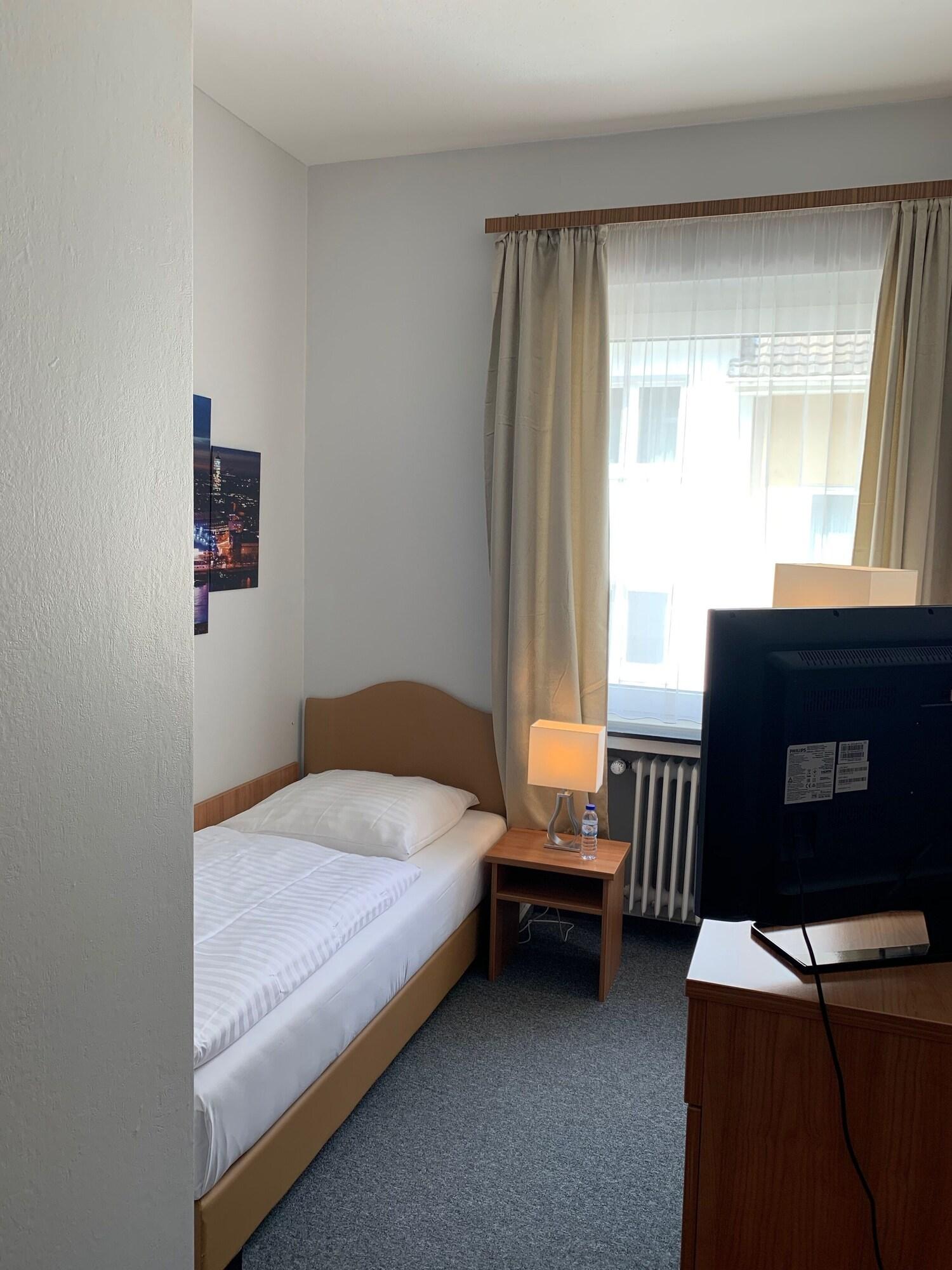 Hotel Berg Köln Ngoại thất bức ảnh