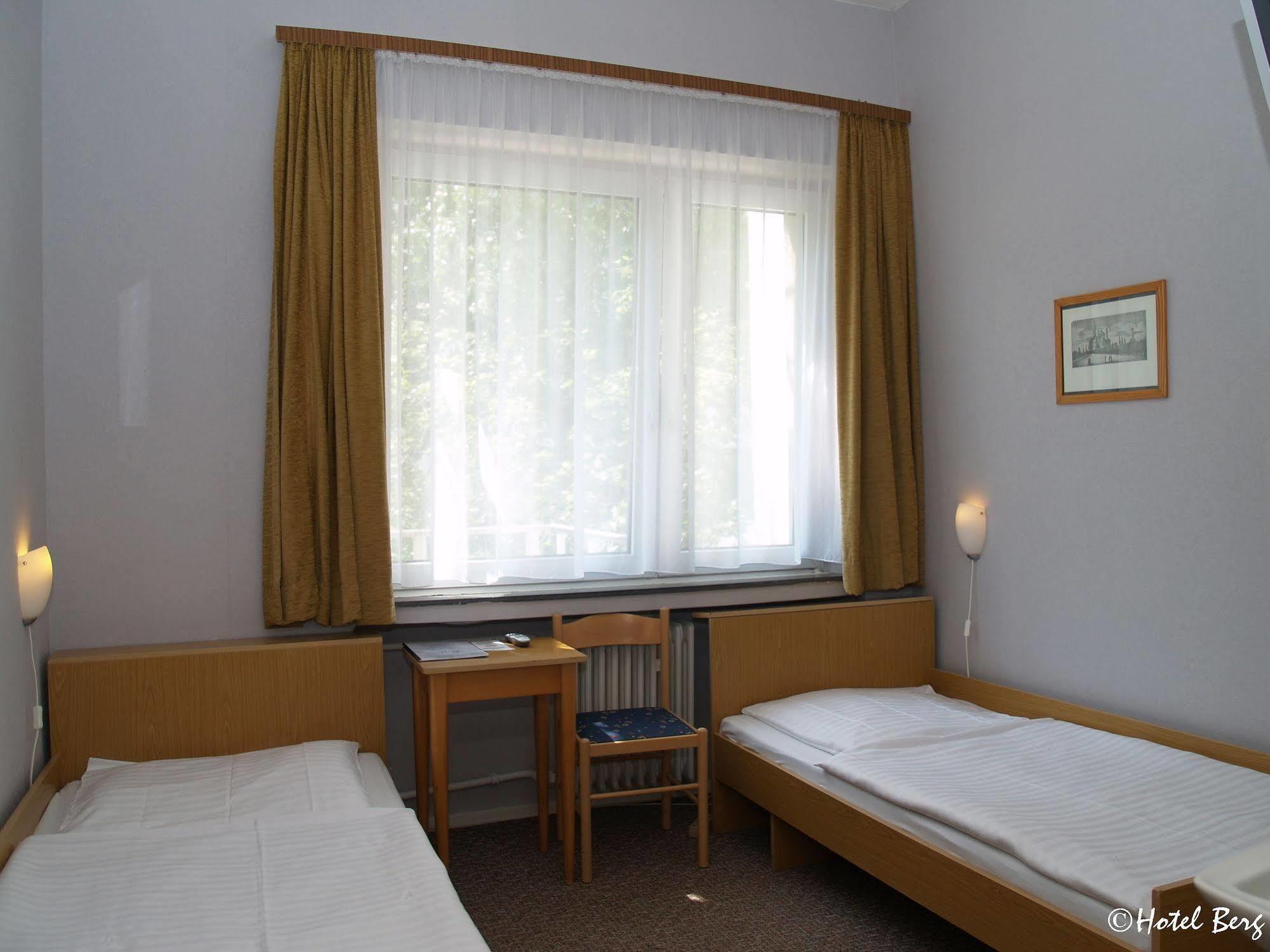 Hotel Berg Köln Ngoại thất bức ảnh