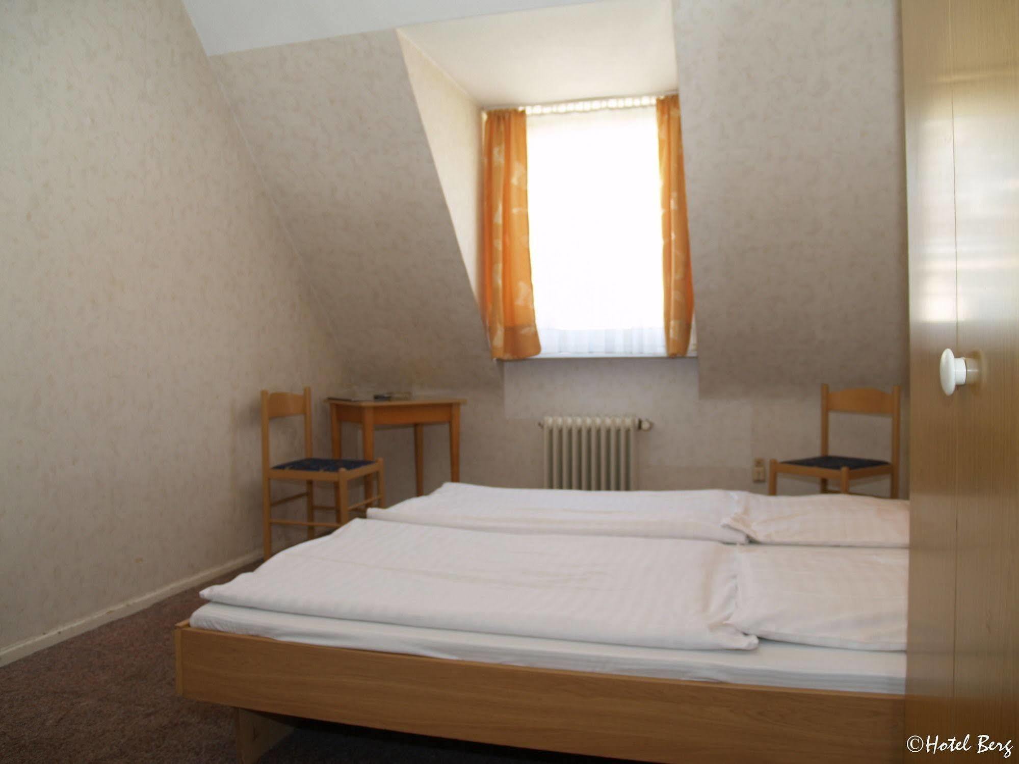 Hotel Berg Köln Ngoại thất bức ảnh