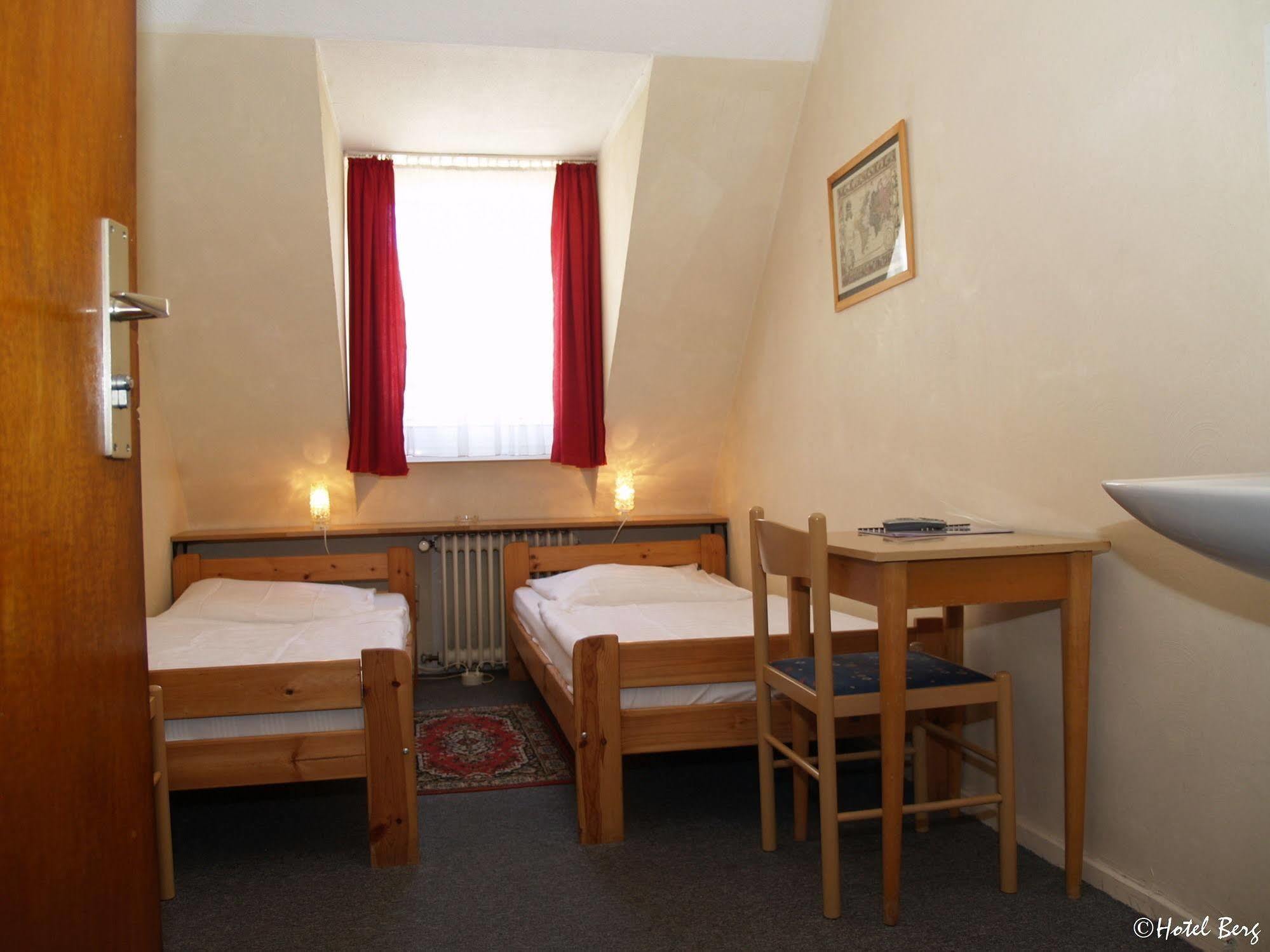 Hotel Berg Köln Ngoại thất bức ảnh