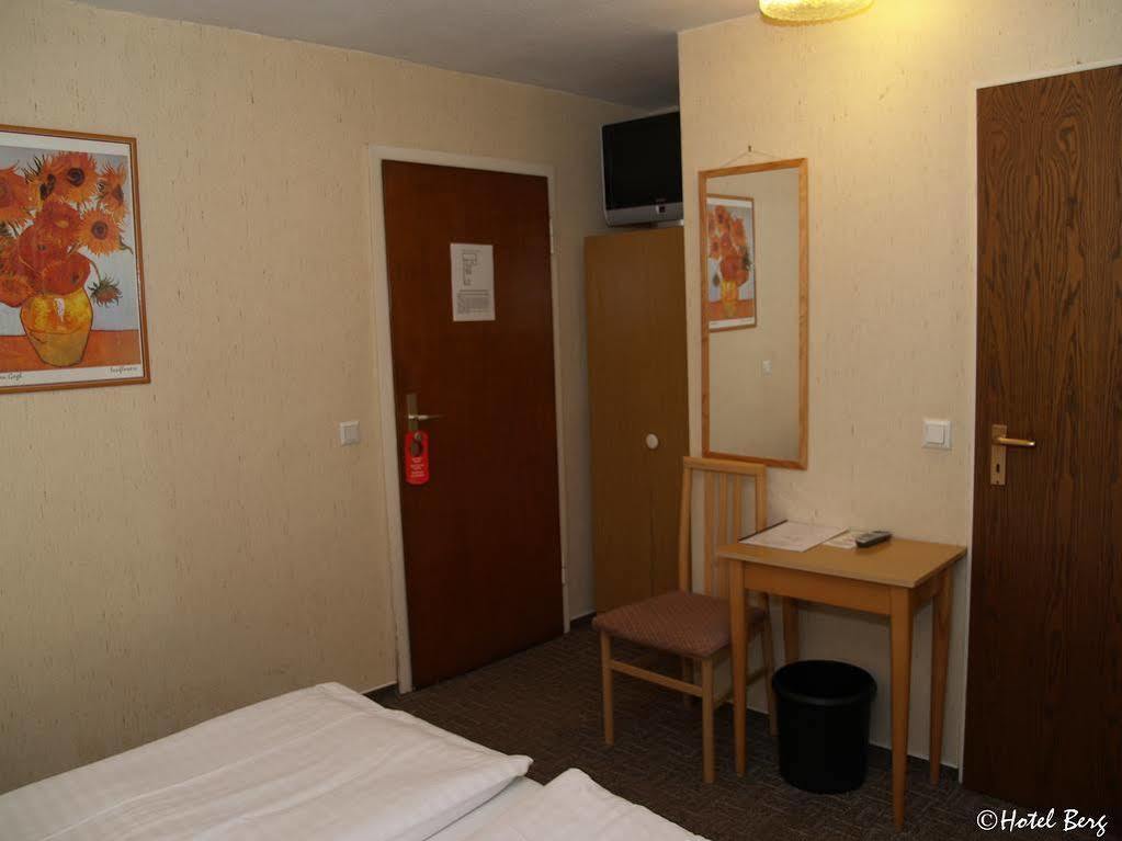 Hotel Berg Köln Ngoại thất bức ảnh